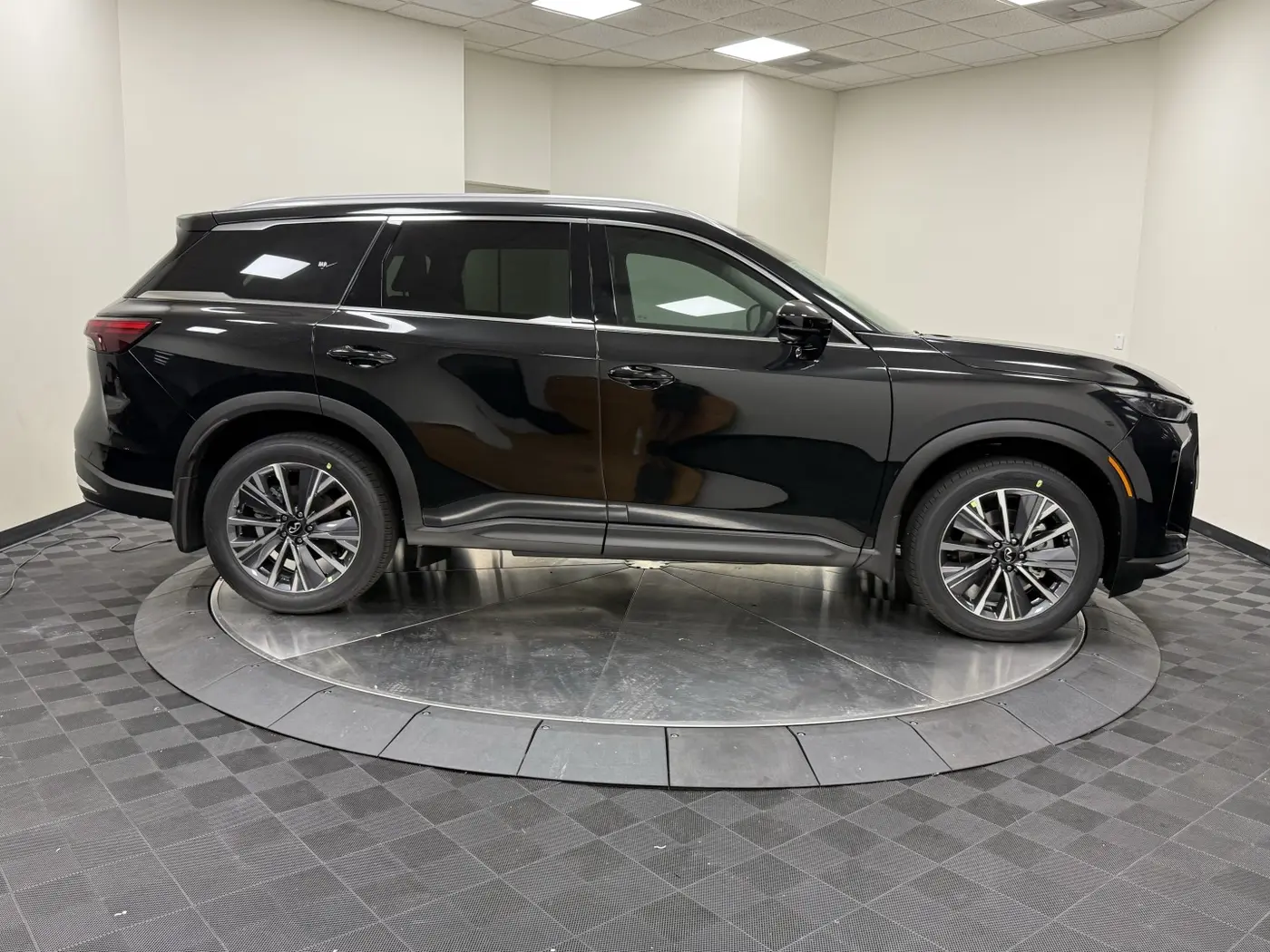 2027 INFINITI QX60 - $49,399