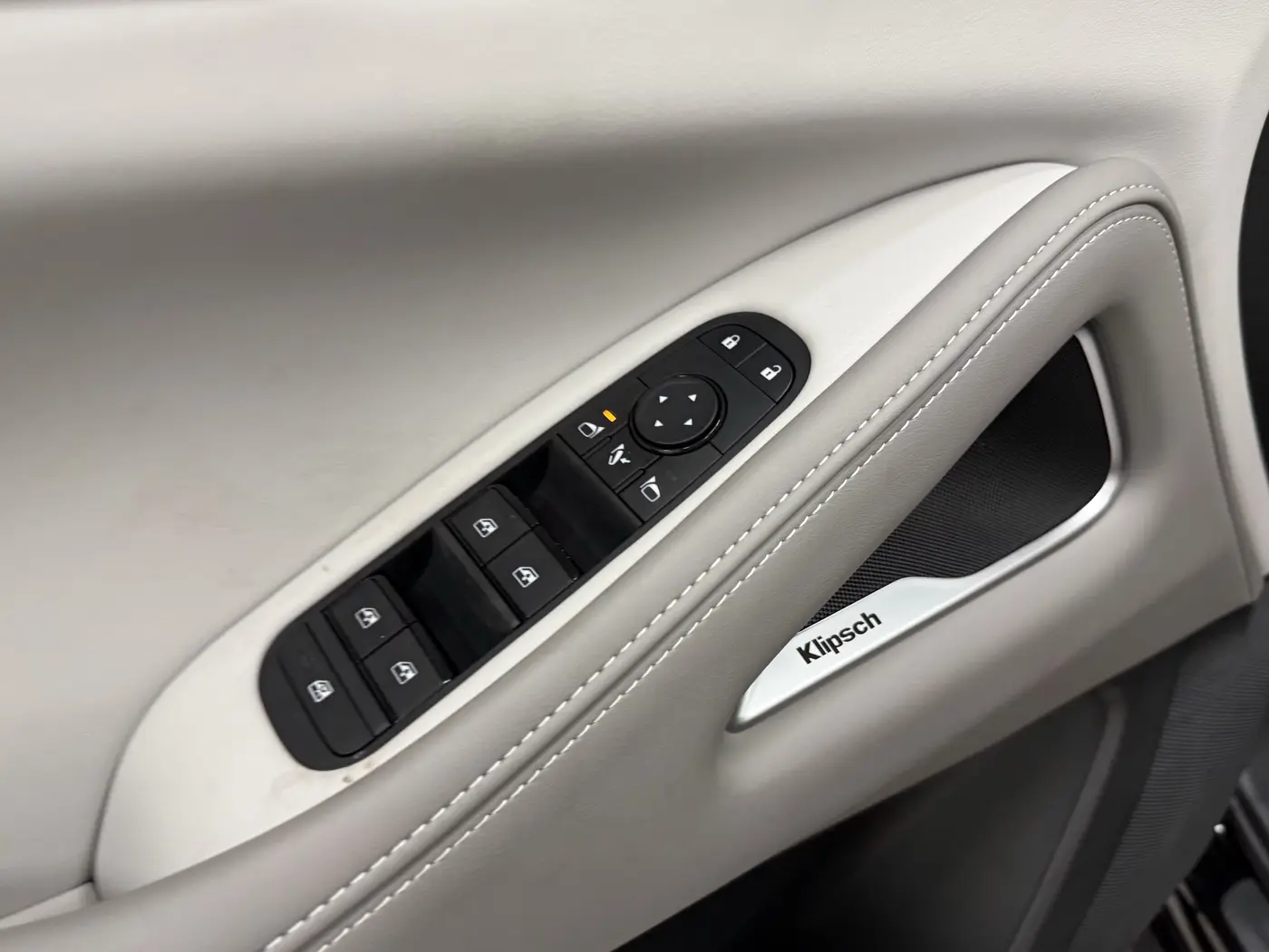 2027 INFINITI QX60 - $49,399