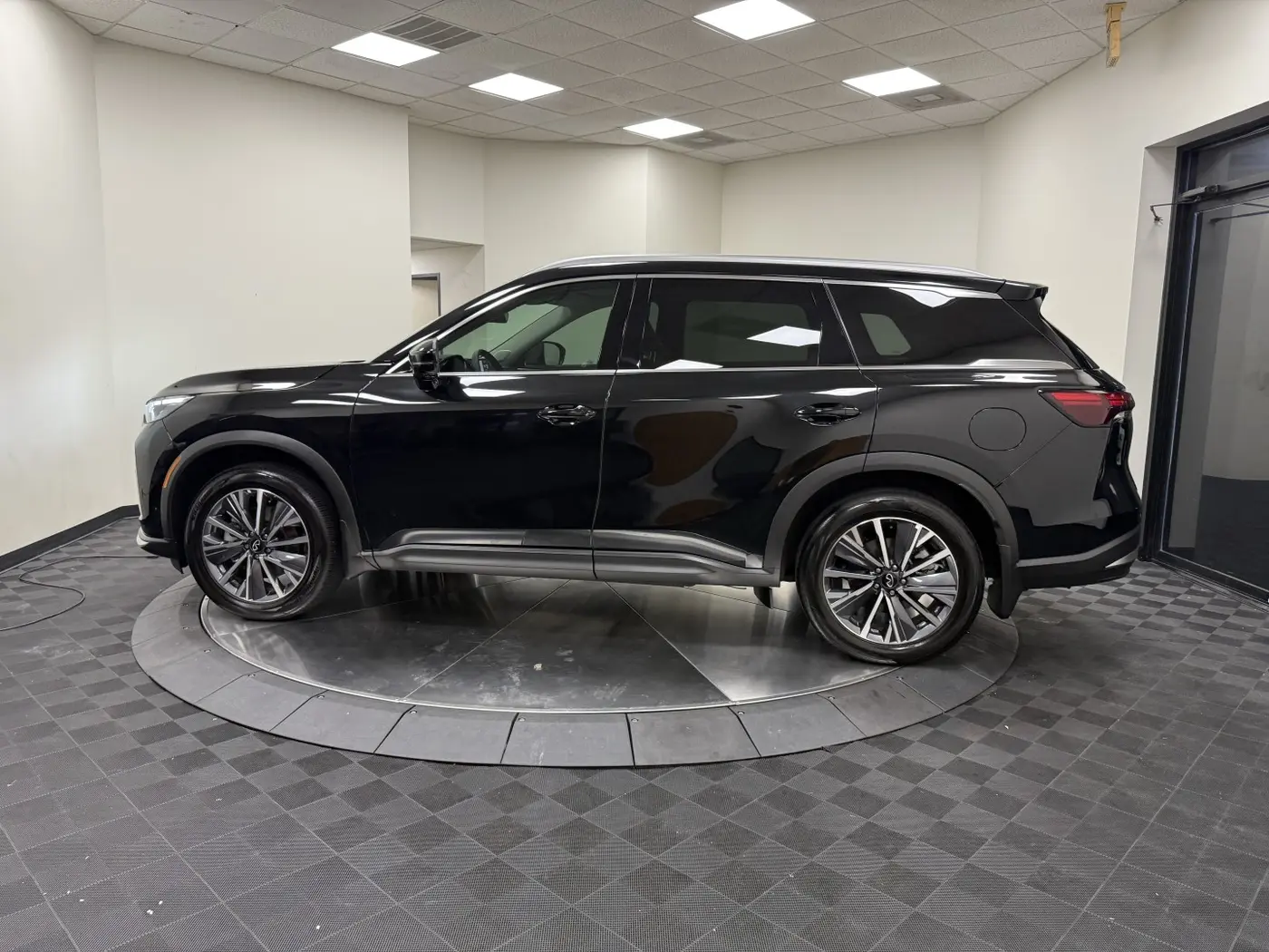 2027 INFINITI QX60 - $49,880