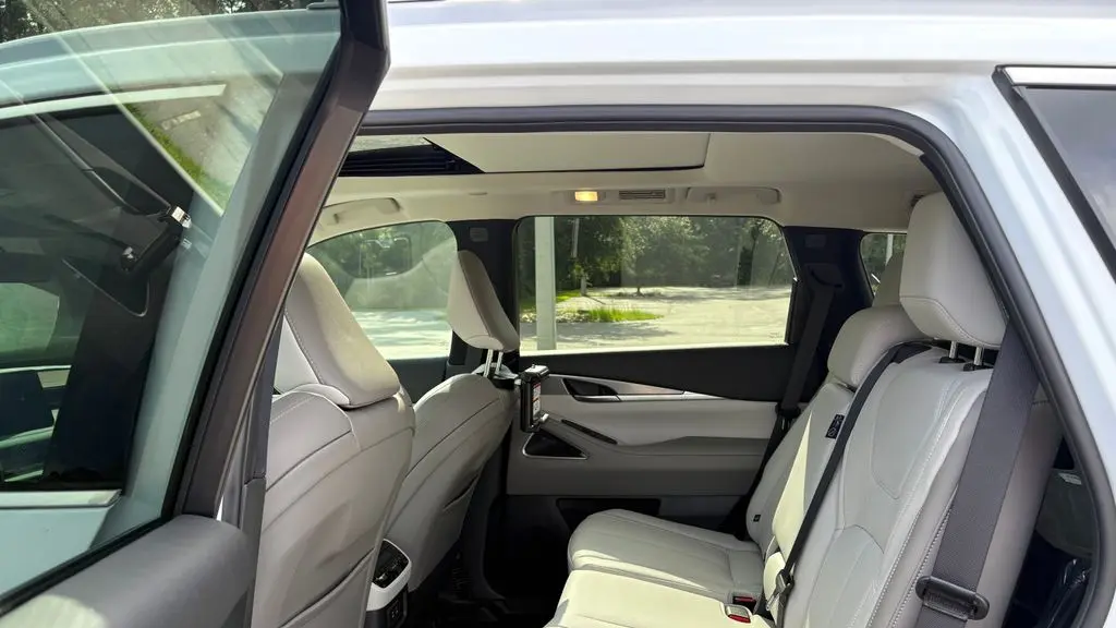 2027 INFINITI QX60 Luxe