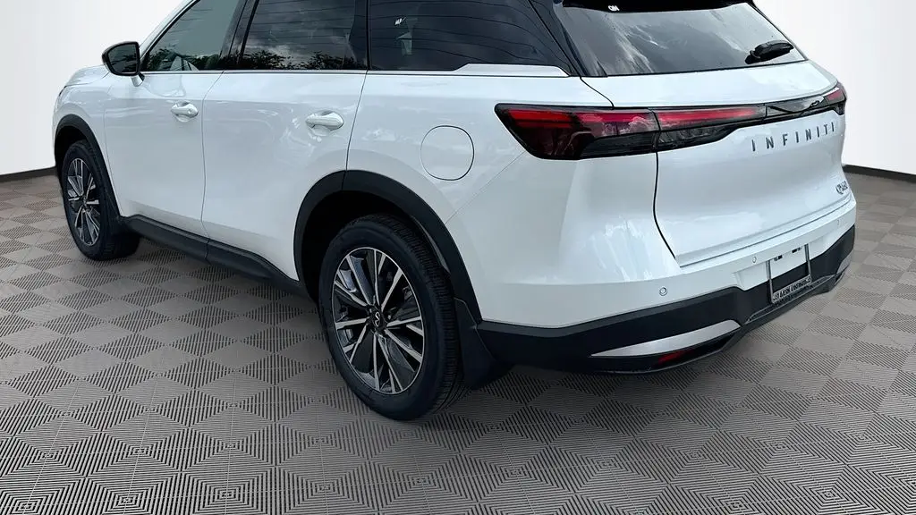 2027 INFINITI QX60 Luxe