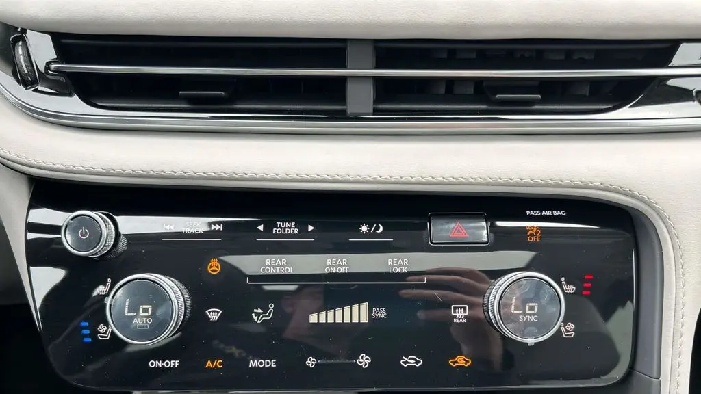2027 INFINITI QX60 Luxe