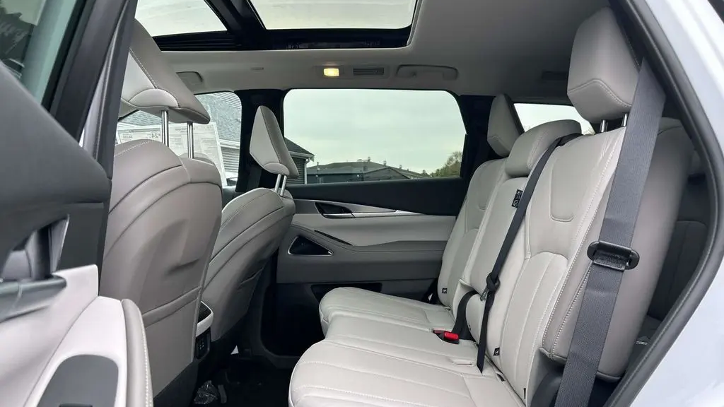 2027 INFINITI QX60 Luxe