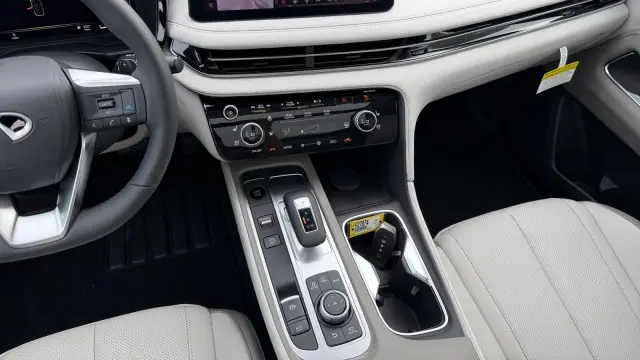 2027 INFINITI QX60 Luxe