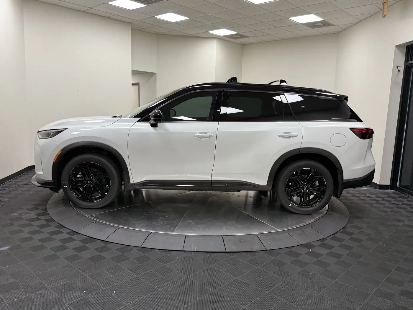 2027 INFINITI QX60 - $55,950