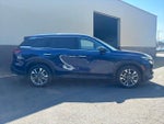 2025 QX60 Thumbnail 3