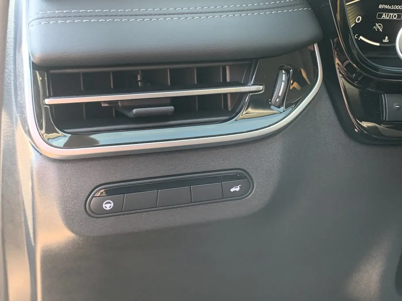 2026 INFINITI QX60 - $42,775