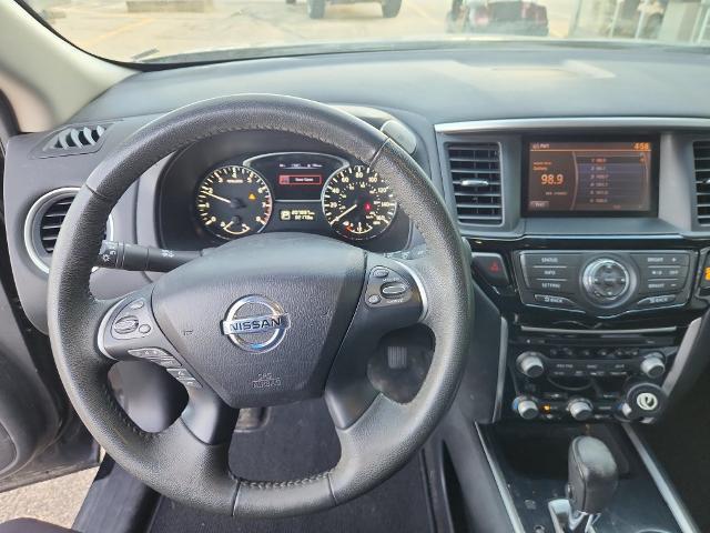 2015 Nissan Pathfinder - $5,179
