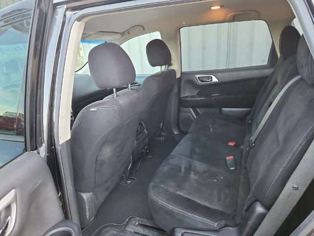 2015 Nissan Pathfinder - $5,179