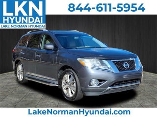 2014 Nissan Pathfinder with Dark Slate Exterior