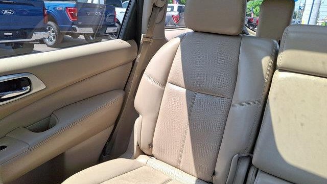 2015 Nissan Pathfinder S