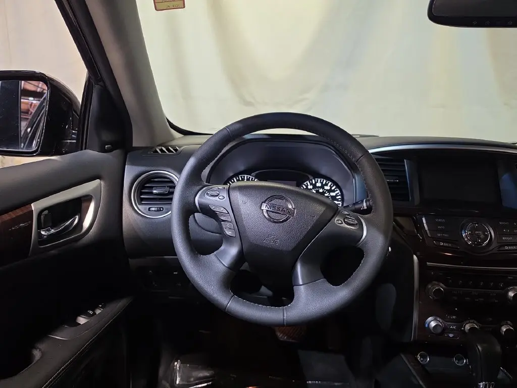 2015 Nissan Pathfinder - $10,090