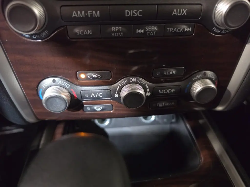 2015 Nissan Pathfinder - $10,090