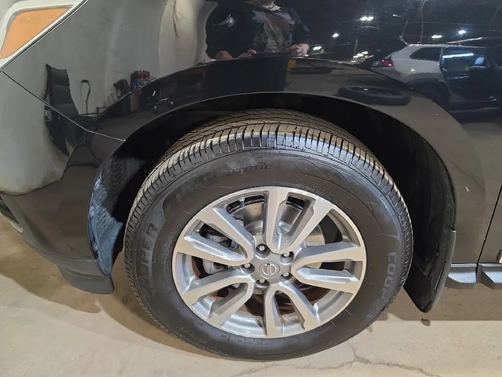 2015 Nissan Pathfinder - $10,090