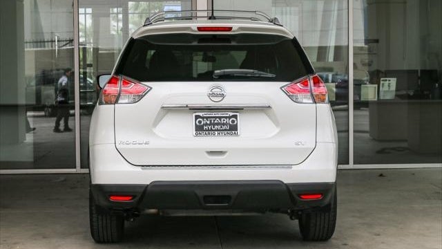 2016 Nissan Rogue SV