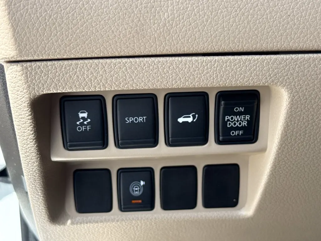 2014 Nissan Rogue - $10,900