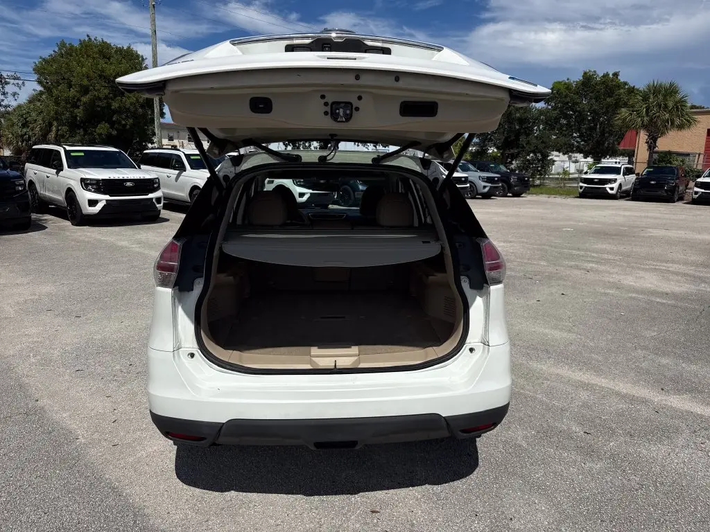 2014 Nissan Rogue - $10,900