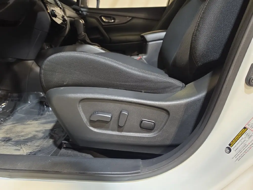 2019 Nissan Rogue - $15,451