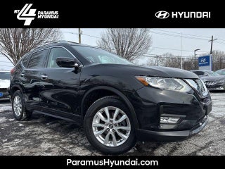 2017 Nissan Rogue with Magnetic Black Exterior