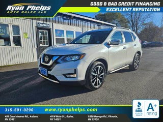 2019 Nissan Rogue with Pearl White Tricoat Exterior