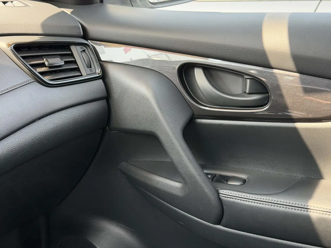 2019 Nissan Rogue - $13,348