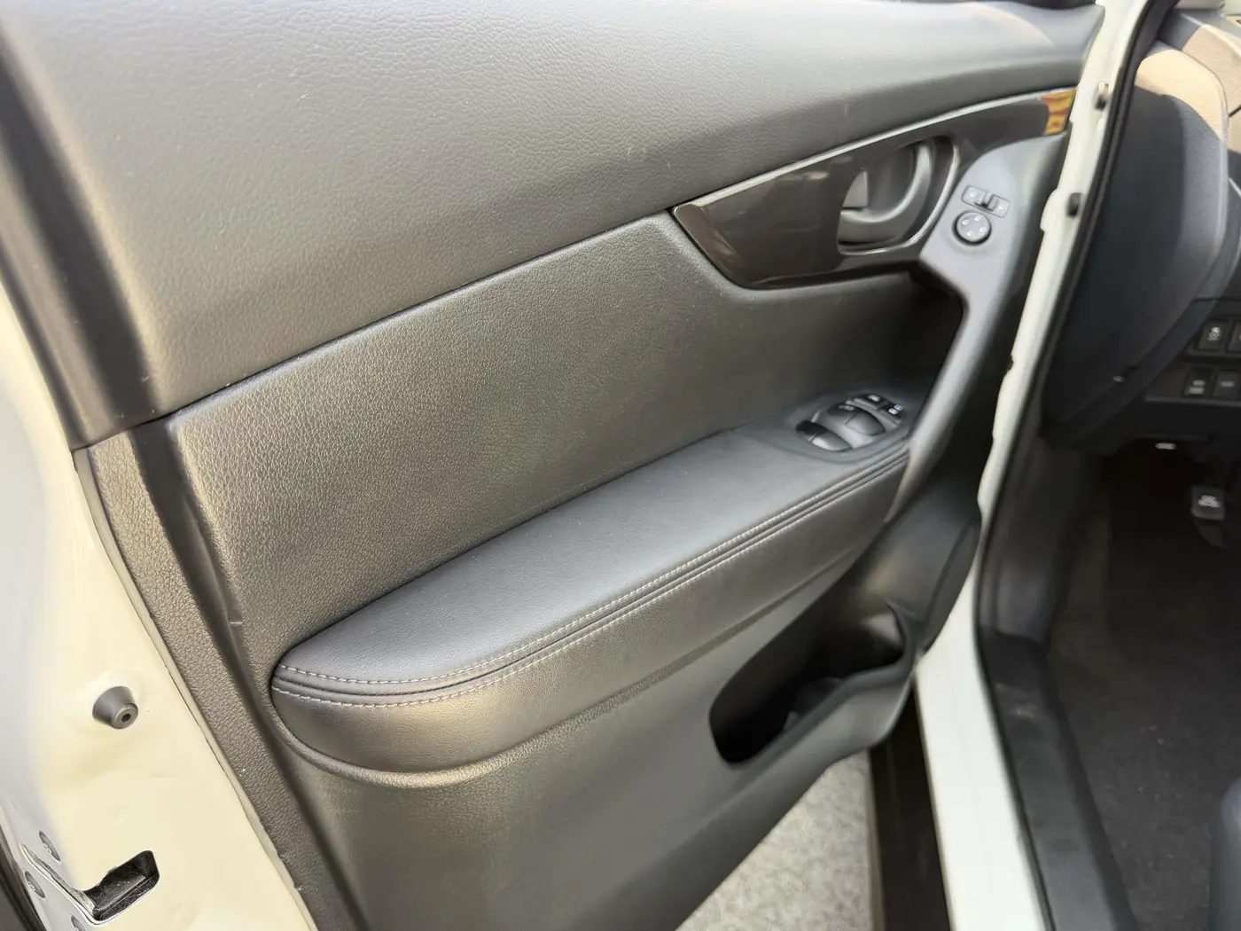 2019 Nissan Rogue - $13,348