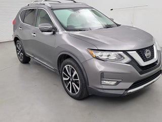 2019 Nissan Rogue with Gun Metallic Exterior
