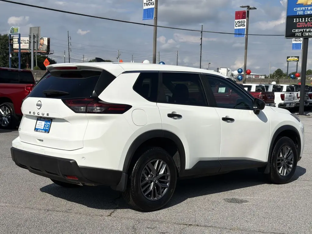 2026 Nissan Rogue - $27,999