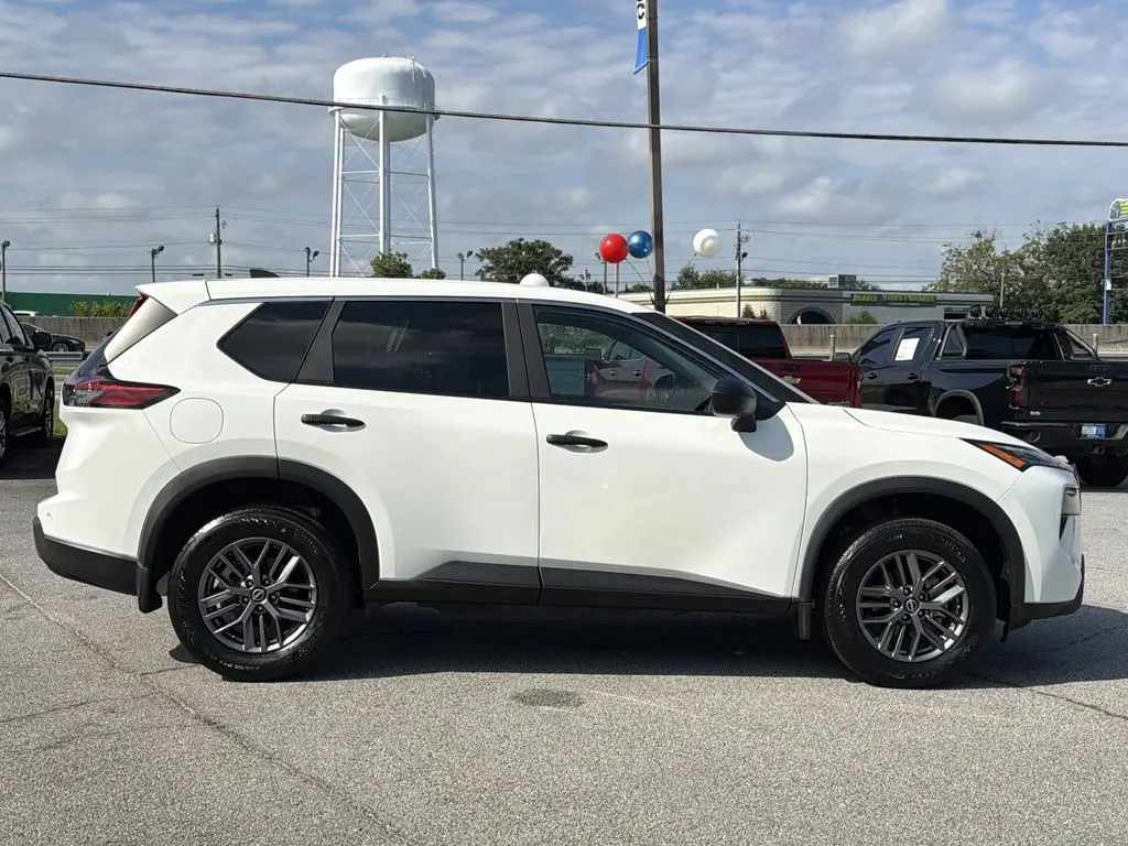 2026 Nissan Rogue - $27,999