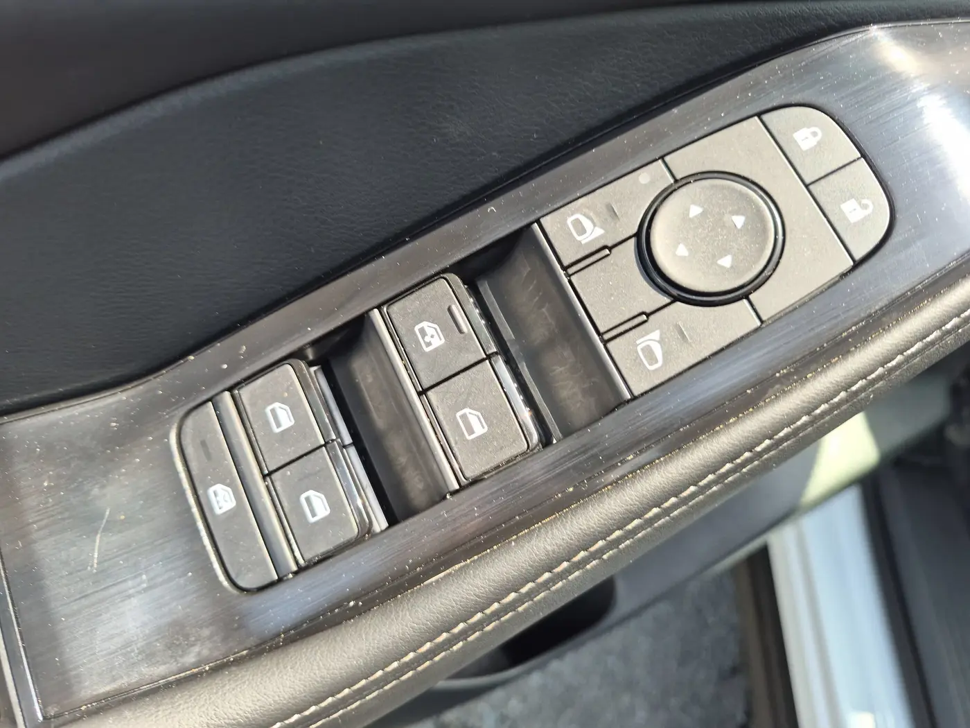 2026 Nissan Rogue - $25,600