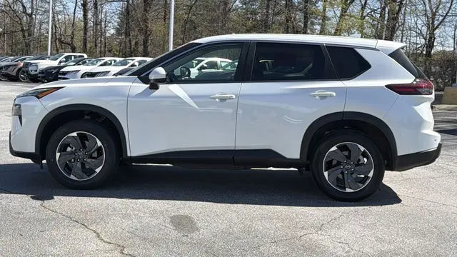 2025 Nissan Rogue SV