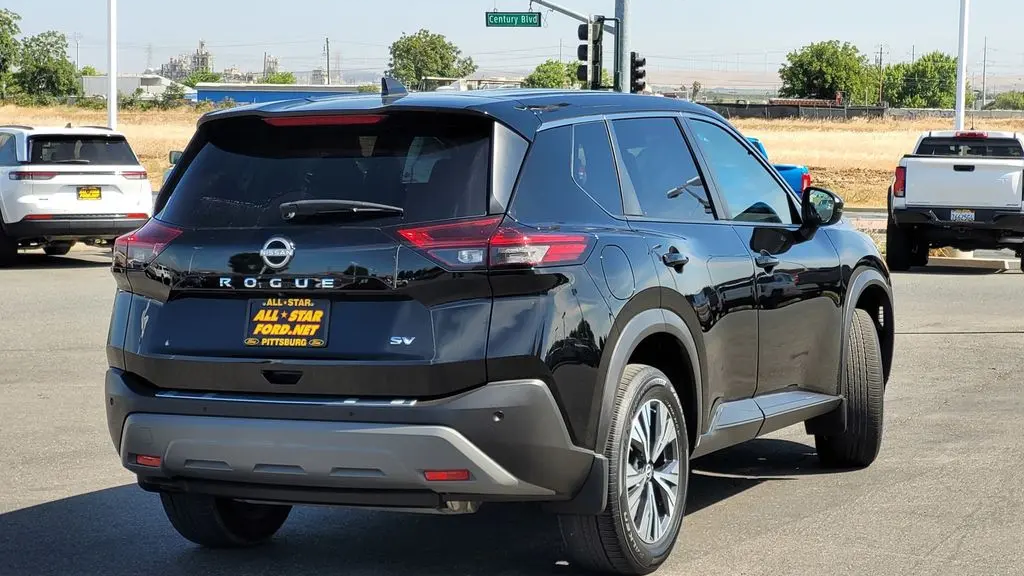 2022 Nissan Rogue SV