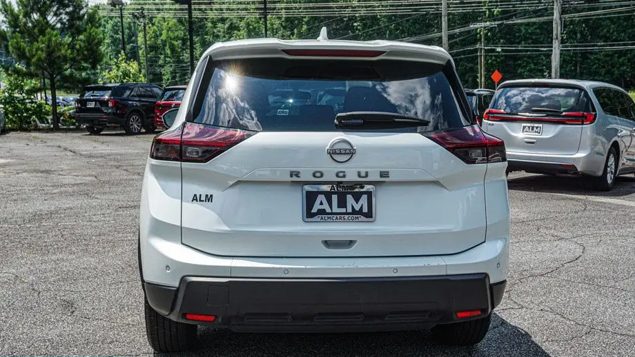 2025 Nissan Rogue SV