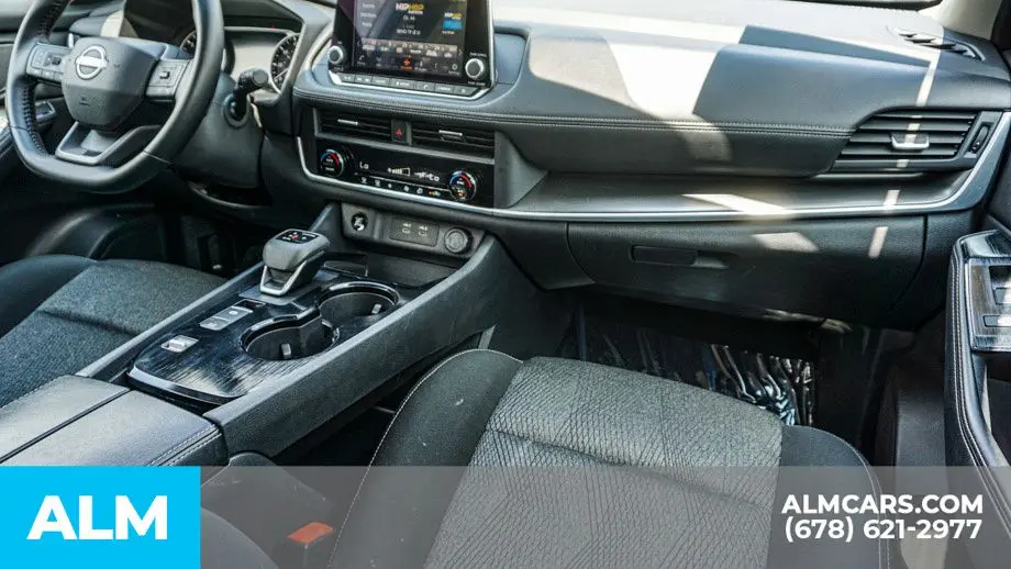 2025 Nissan Rogue SV