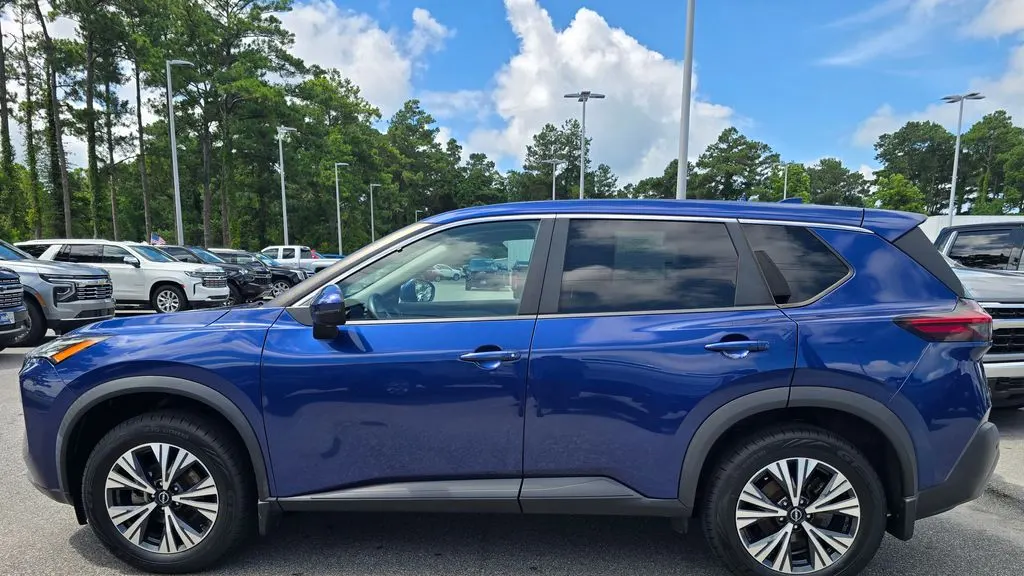 2022 Nissan Rogue SV
