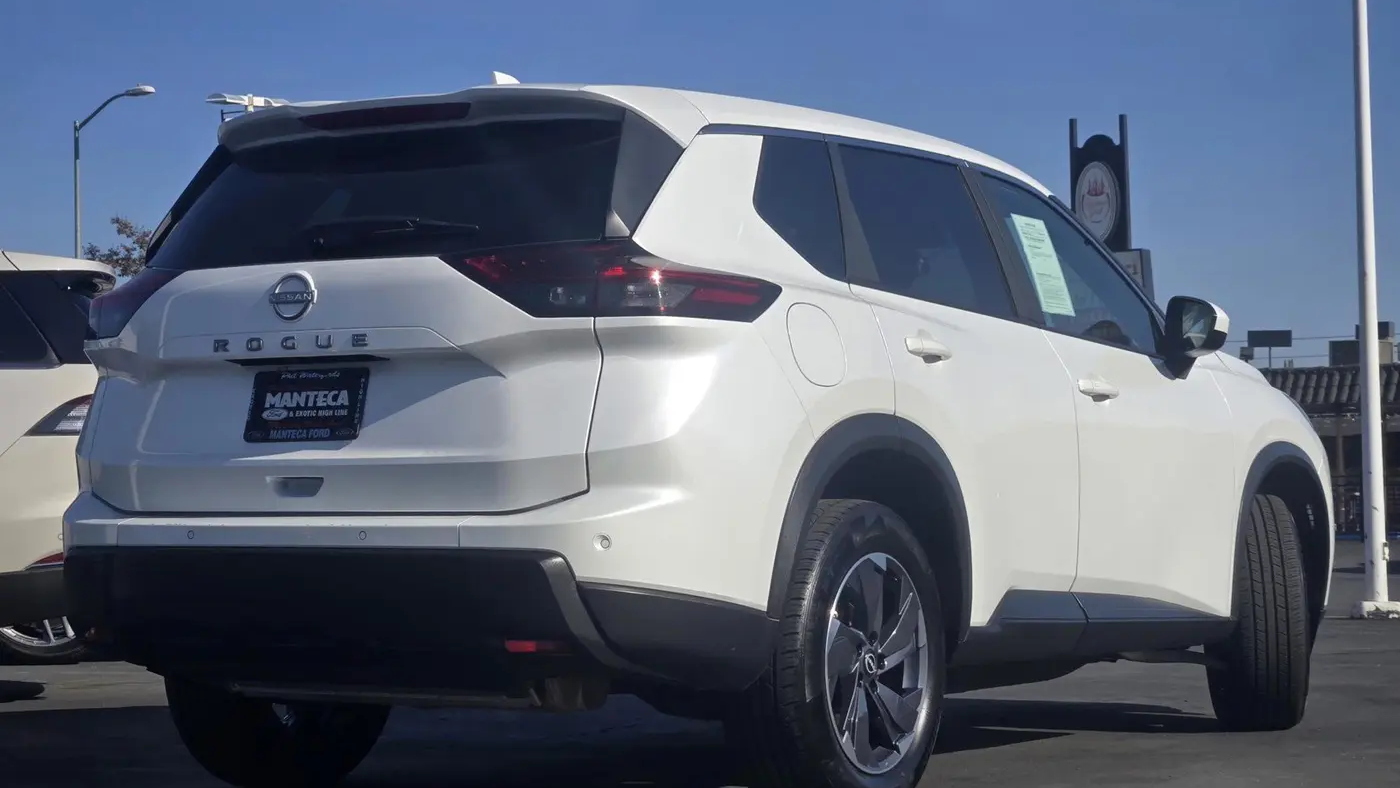 2025 Nissan Rogue SV