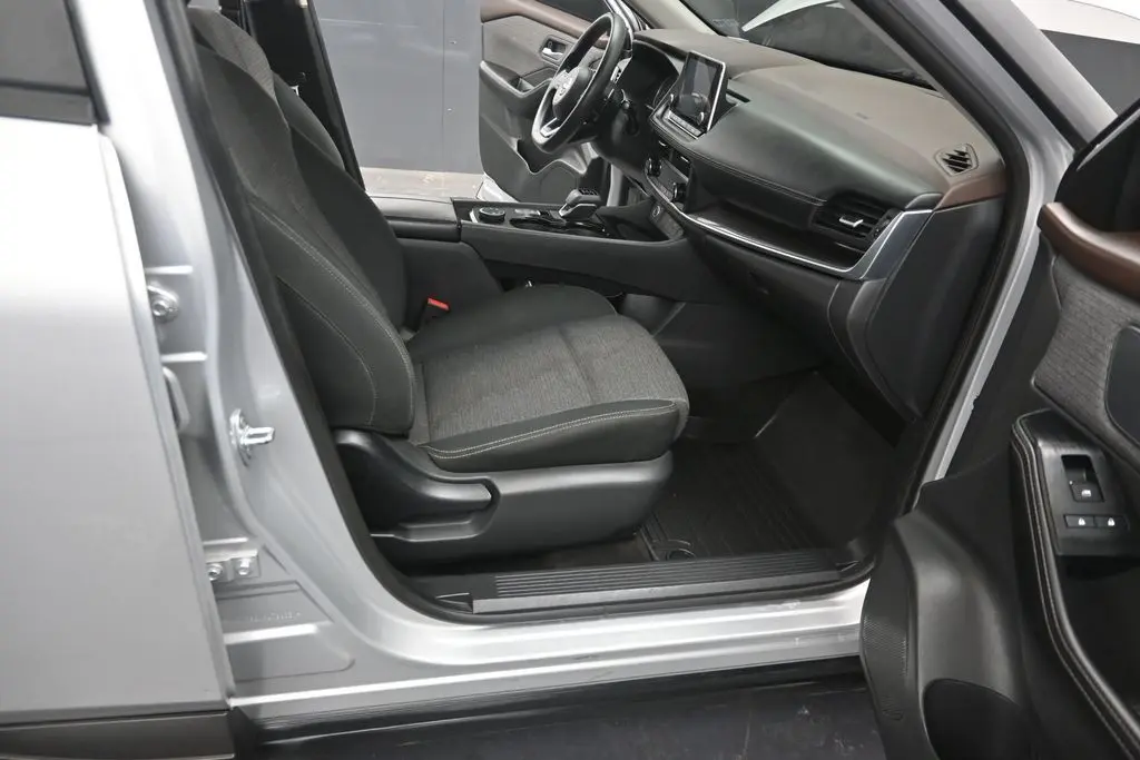 2023 Nissan Rogue - $22,980