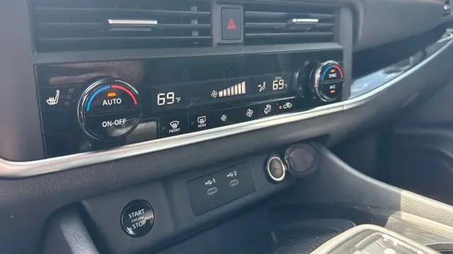2025 Nissan Rogue SV