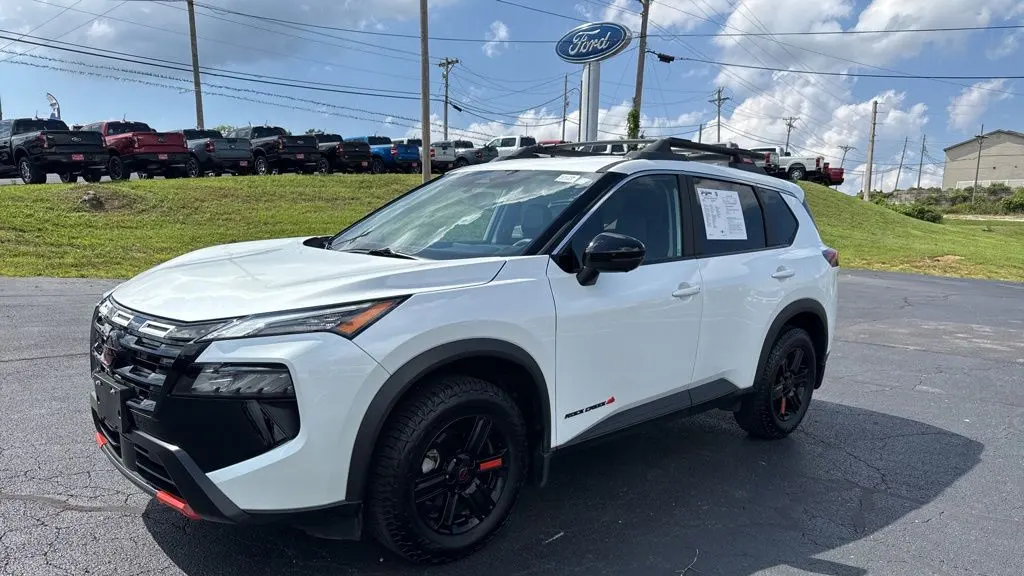 2025 Nissan Rogue SV