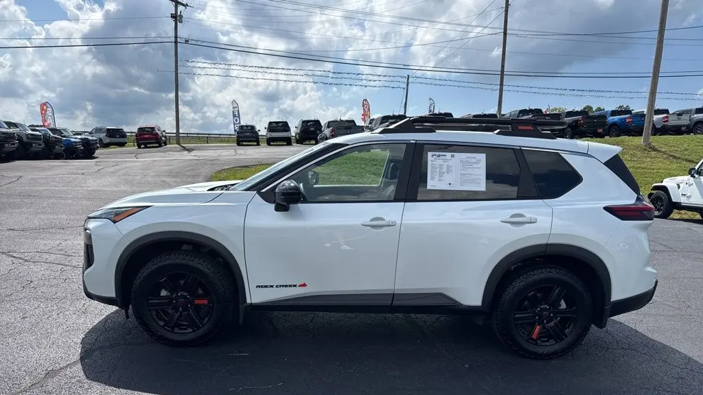 2025 Nissan Rogue SV