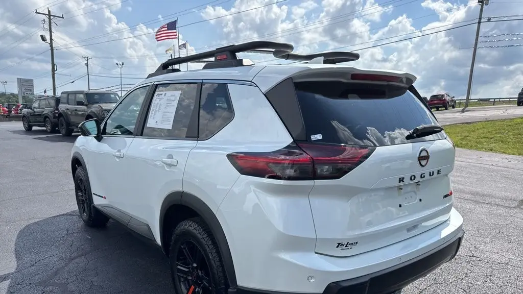 2025 Nissan Rogue SV