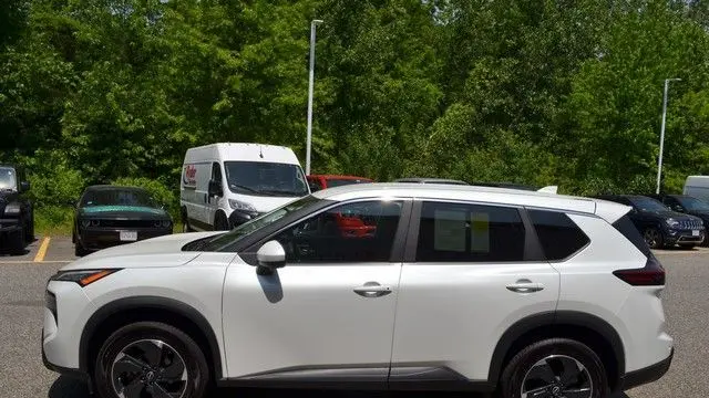 2024 Nissan Rogue SV