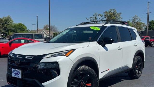 2025 Nissan Rogue SV