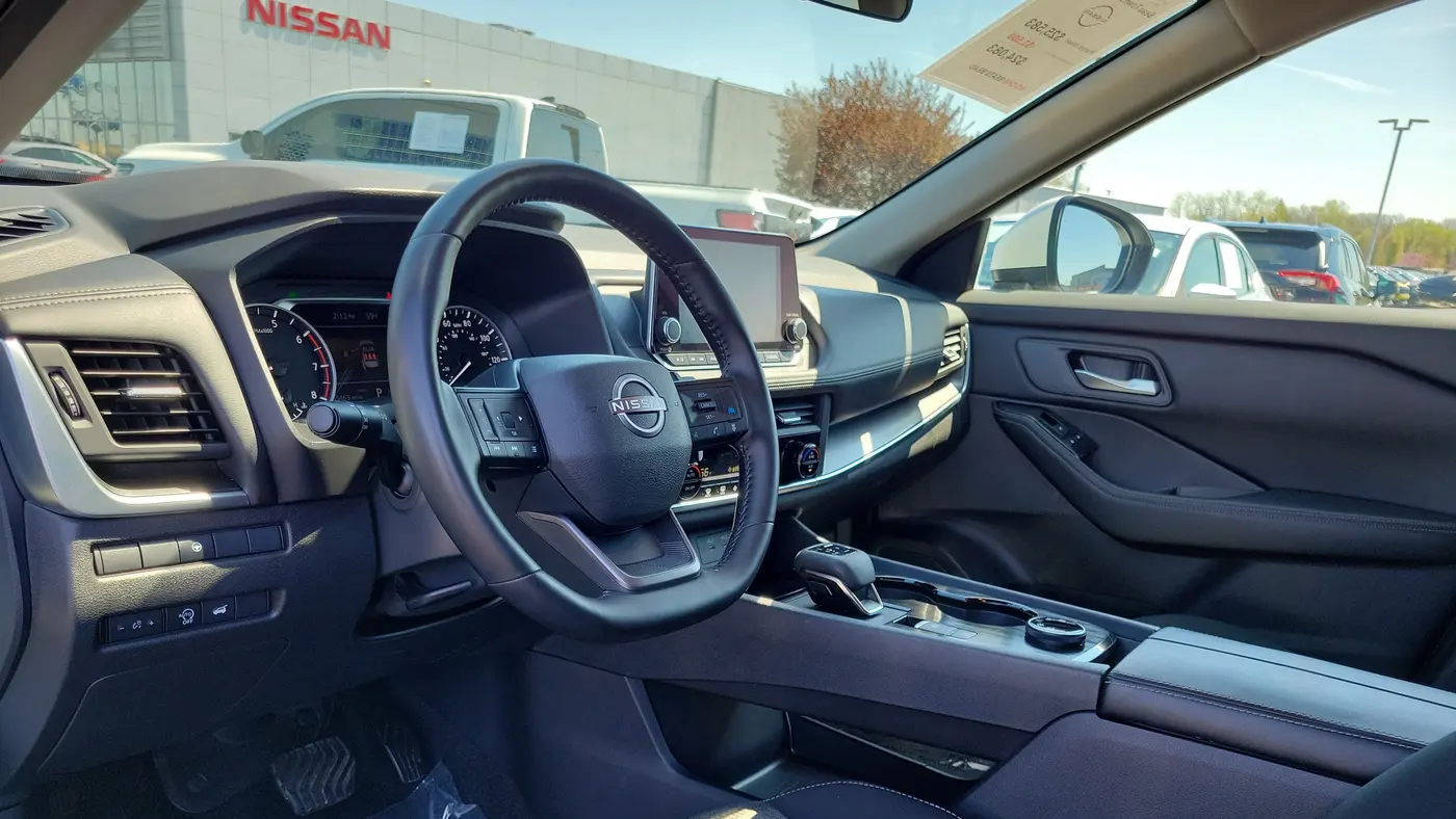 2025 Nissan Rogue SV