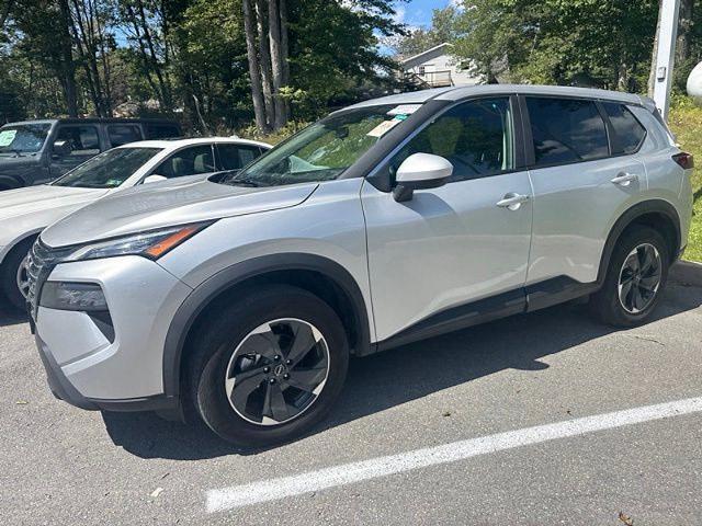 2025 Nissan Rogue SV — photo 1 of 12