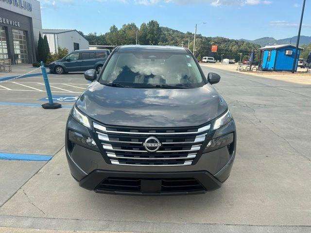 2025 Nissan Rogue SV — photo 1 of 12