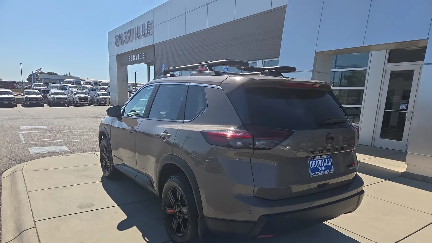 2025 Nissan Rogue Rock Creek