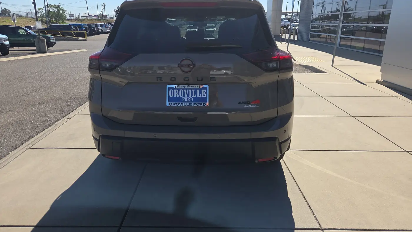 2025 Nissan Rogue Rock Creek
