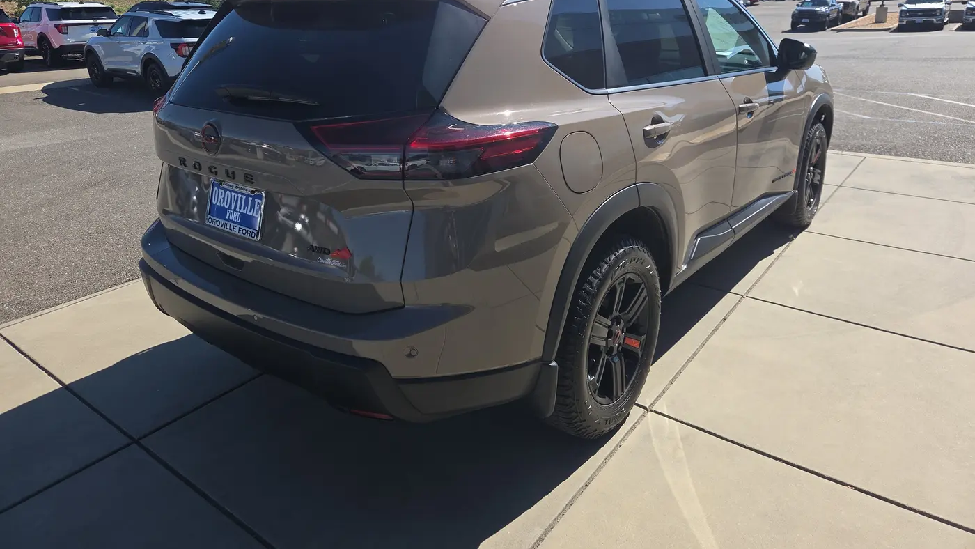 2025 Nissan Rogue Rock Creek