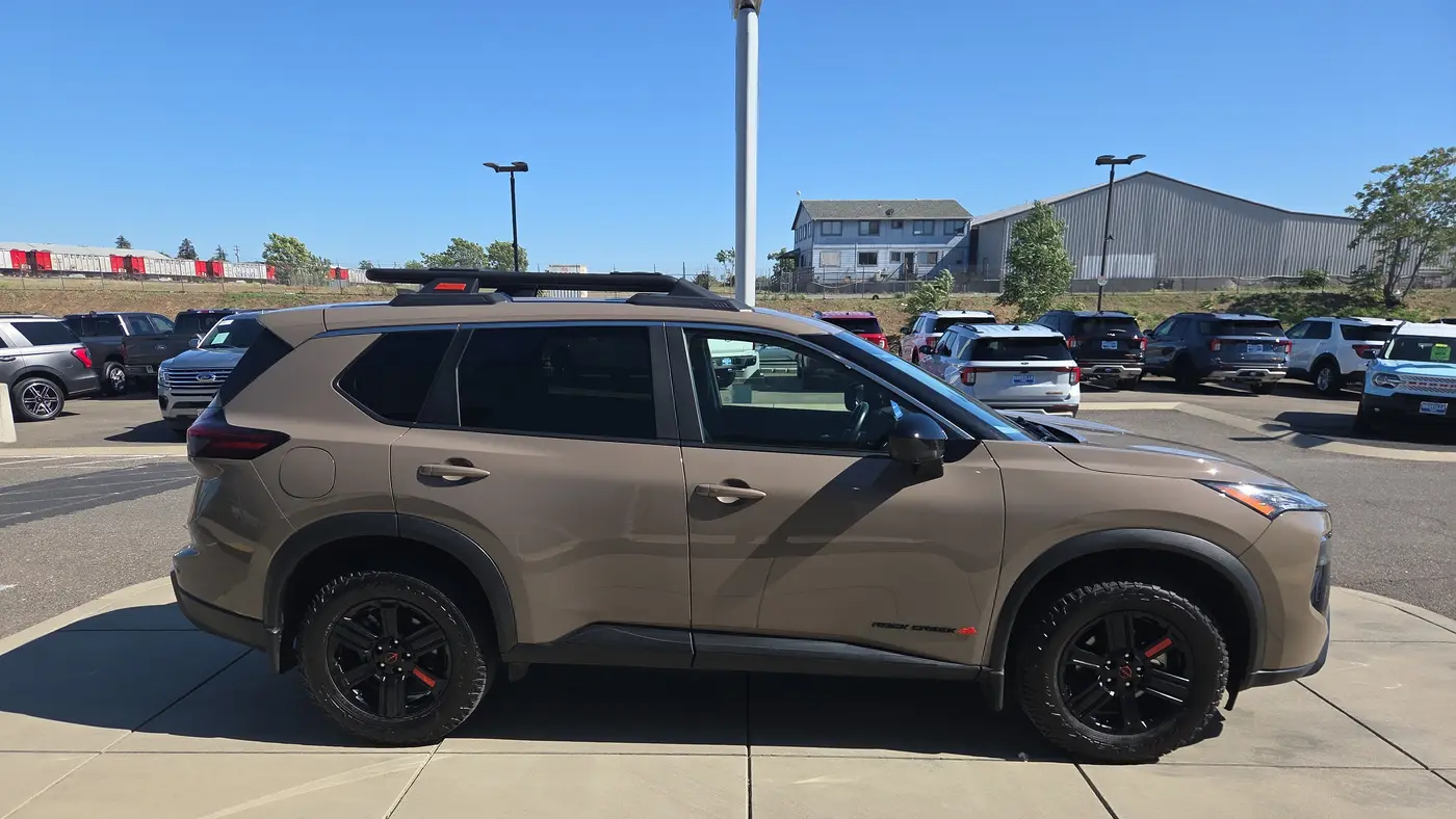 2025 Nissan Rogue Rock Creek